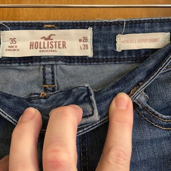 Hollister High Rise Super Skinny Distressed Denim - Picture 3 of 7